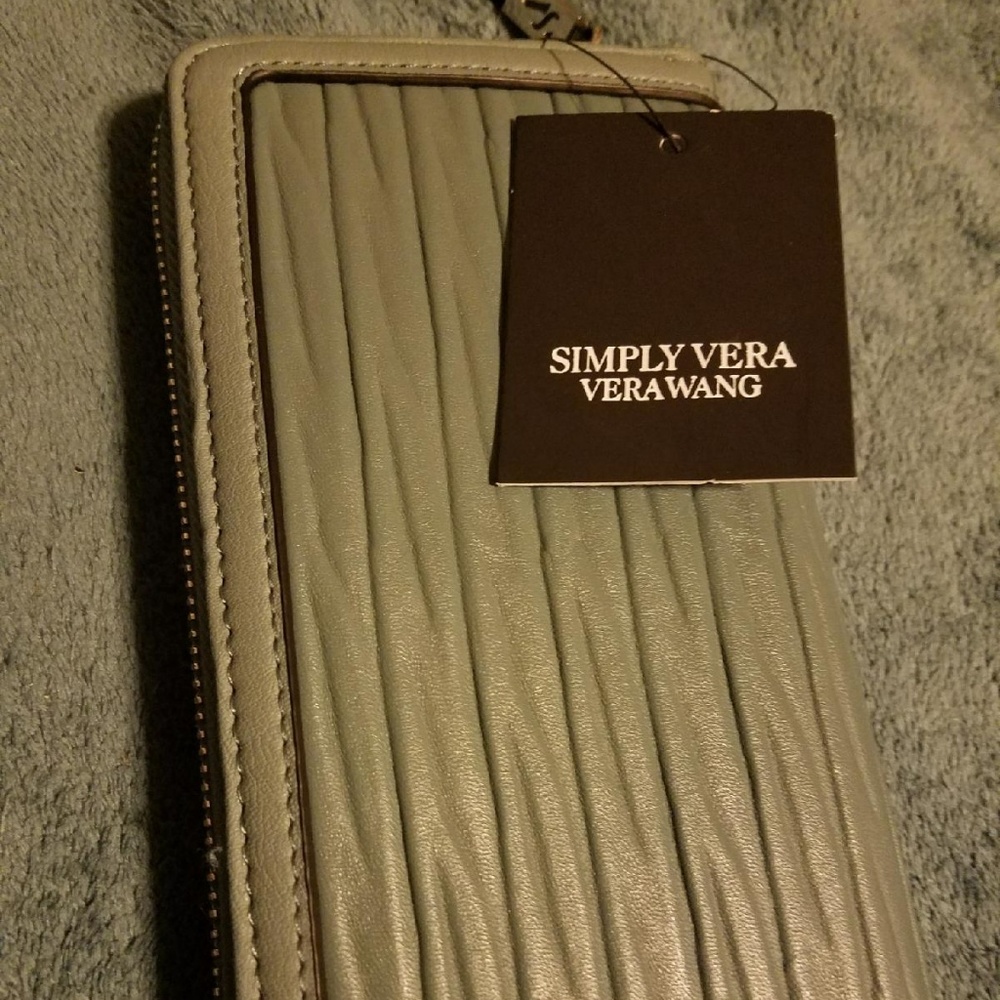 Vera Wang wallet
